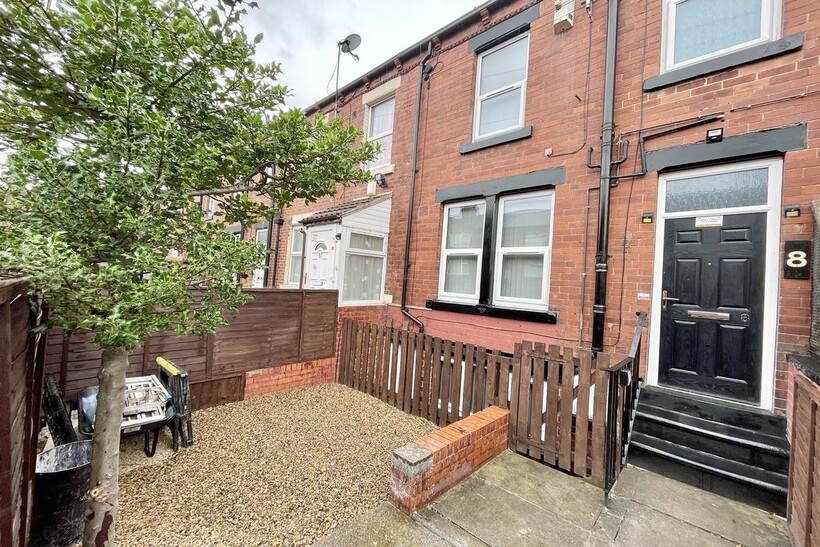 Colwyn Mount, Leeds LS11 1 bed terraced house to rent - £825 pcm (£190 pw)