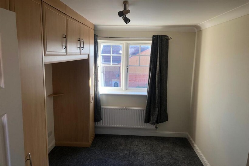 Foxglove Folly, Wakefield WF2 3 bed semi-detached house to rent - £1,195 pcm (£276 pw)