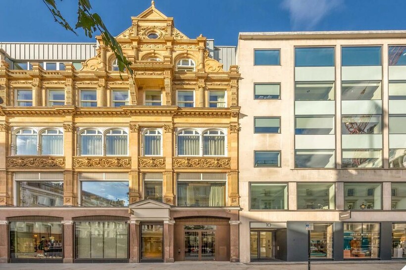 Brook Street, London W1S 3 bed flat to rent - £26,000 pcm (£6,000 pw)