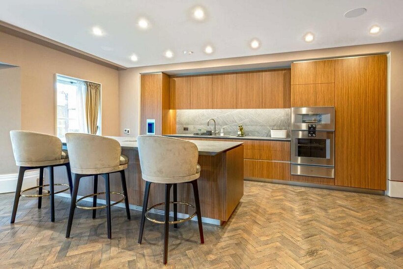 Brook Street, London W1S 3 bed flat to rent - £26,000 pcm (£6,000 pw)