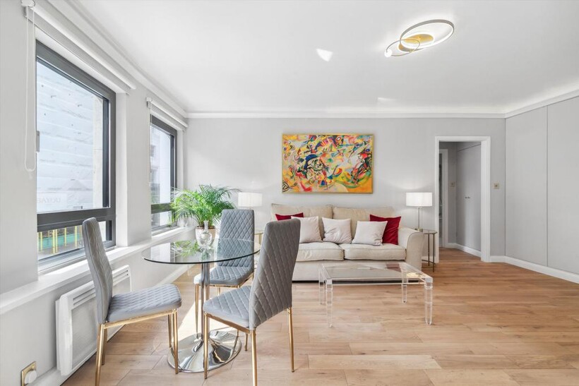 Kensington Church Street, London... 1 bed flat to rent - £5,499 pcm (£1,269 pw)