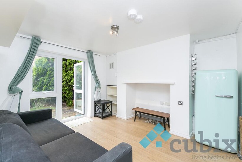 Kender Street, London SE14 1 bed ground floor flat to rent - £1,647 pcm (£380 pw)