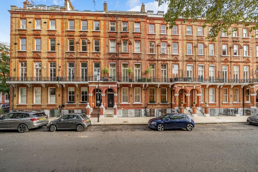Nevern Square, Earls Court, London, SW5 2 bed flat to rent - £5,499 pcm (£1,269 pw)