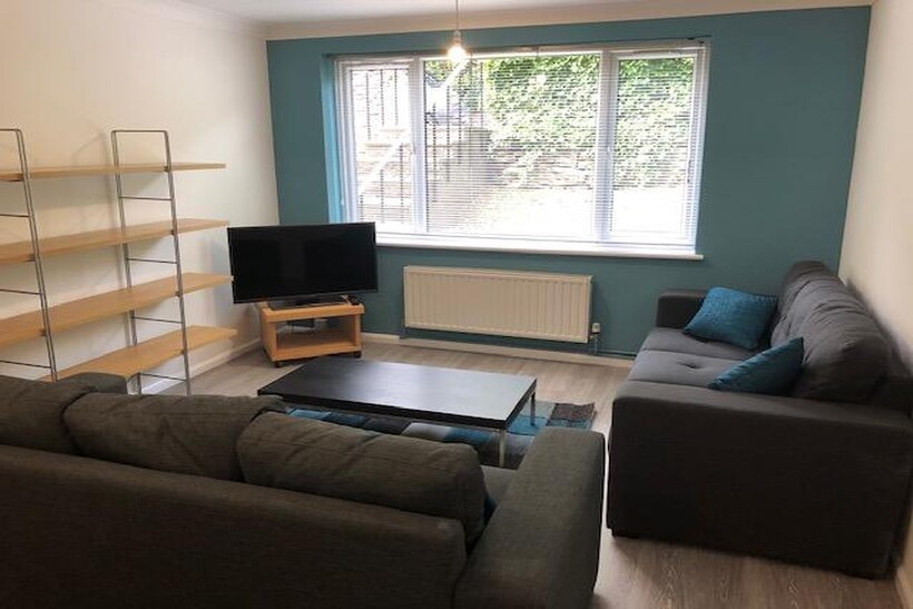 Plot Flat A, 3 Bed Apartment - Tapton... 3 bed apartment to rent - £368 pcm (£85 pw)