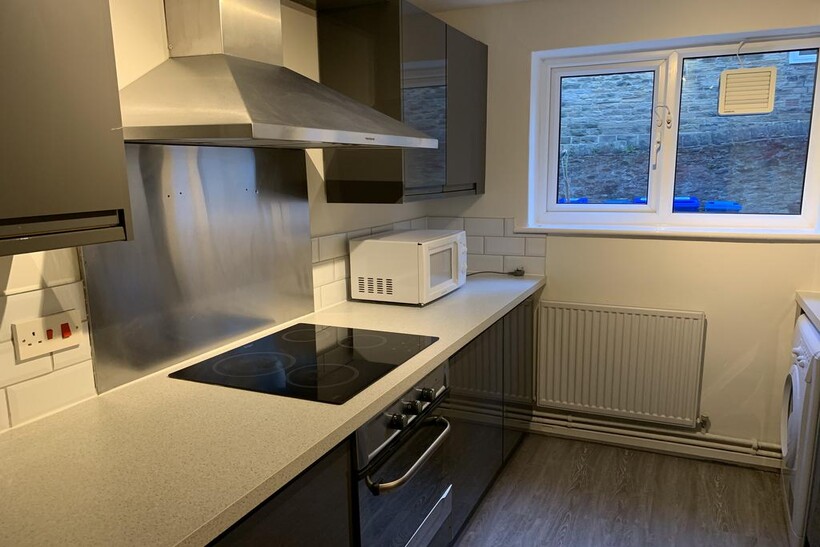 Plot Flat A, 3 Bed Apartment - Tapton... 3 bed apartment to rent - £368 pcm (£85 pw)