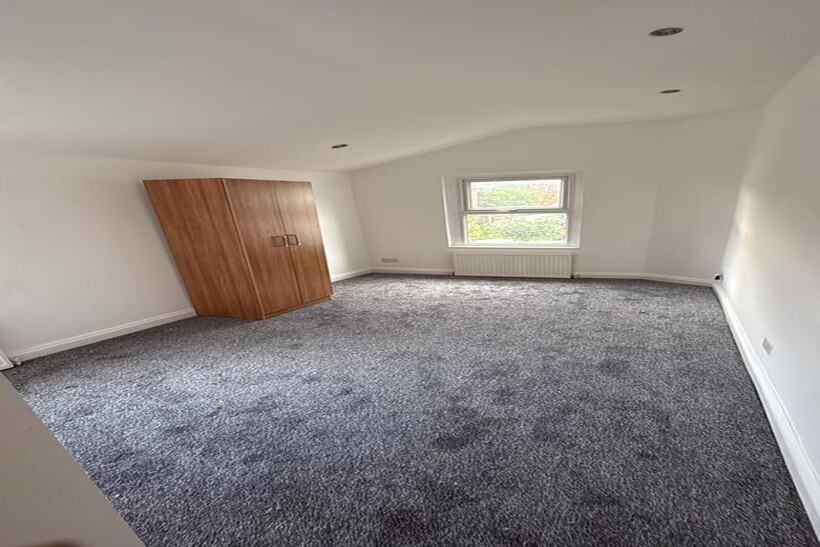 Dunstans Road, London, SE22 3 bed flat to rent - £2,250 pcm (£519 pw)