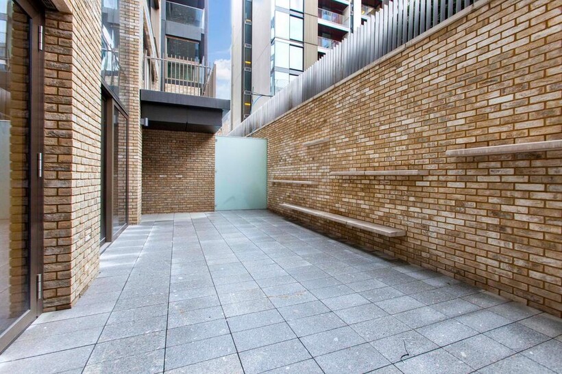 6 Pearson Square, Fitzroy Place... 2 bed flat to rent - £7,583 pcm (£1,750 pw)