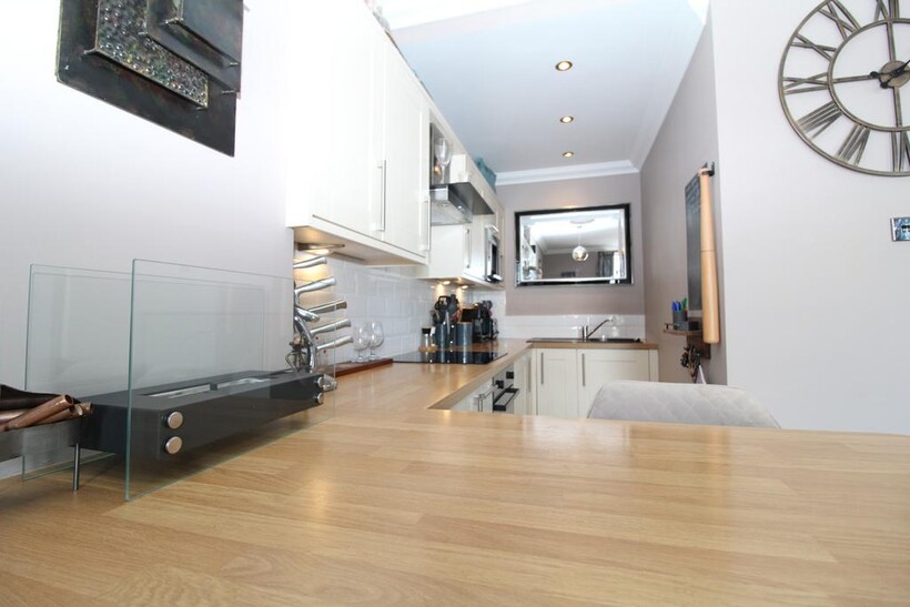 Swale House, West Street... 1 bed terraced house to rent - £1,100 pcm (£254 pw)