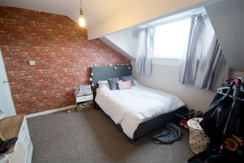 School View, Hyde Park, Leeds, LS6 1EN 4 bed terraced house to rent - £1,993 pcm (£460 pw)