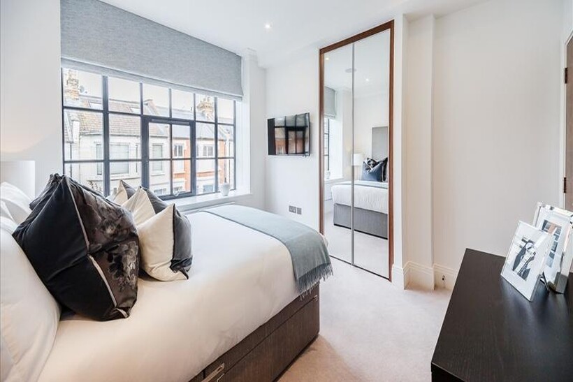 Rainville Road, London W6 2 bed property to rent - £4,290 pcm (£990 pw)