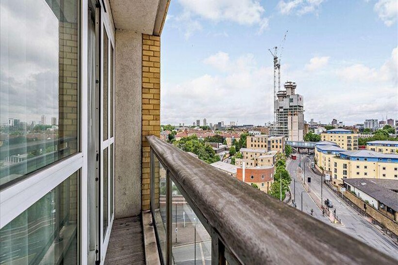 Westferry Circus, London E14 2 bed apartment to rent - £3,987 pcm (£920 pw)