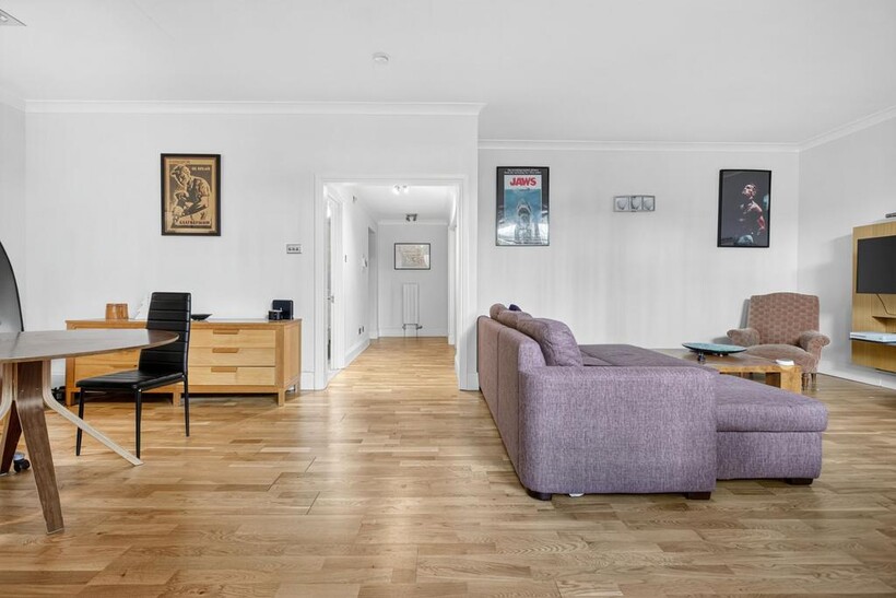 Queen's Gate, London SW7 2 bed flat to rent - £3,683 pcm (£850 pw)