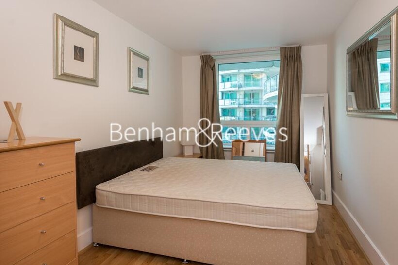Drake House, Vauxhall  SW8 2 bed apartment to rent - £3,350 pcm (£773 pw)
