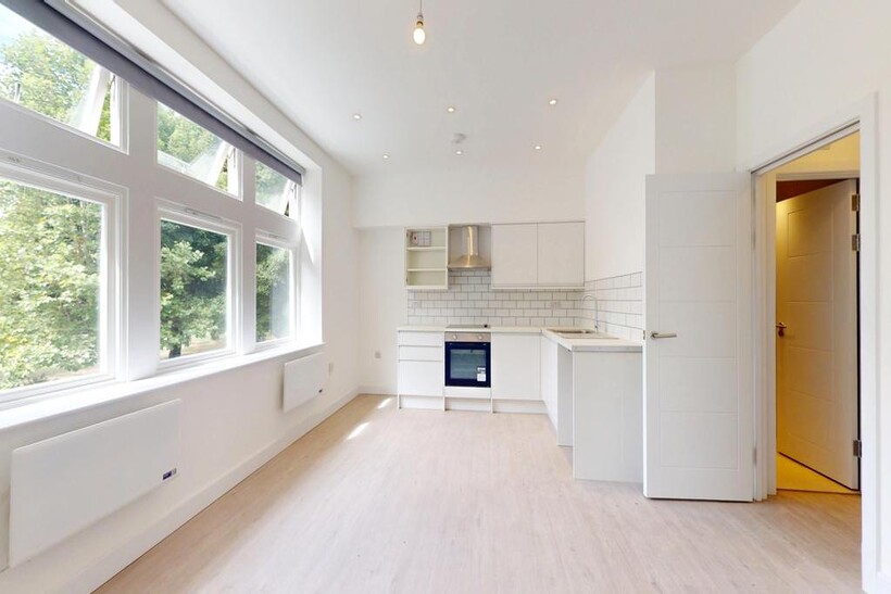 Church Street, Enfield, Greater... 1 bed flat to rent - £1,525 pcm (£352 pw)