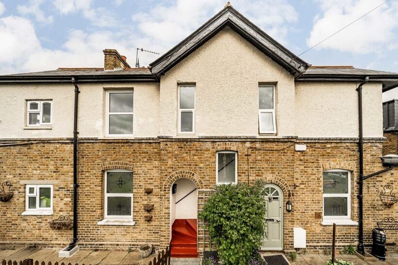 Glenfield Road, London W13 2 bed flat to rent - £2,097 pcm (£484 pw)