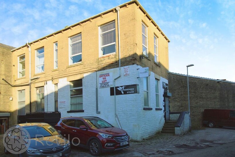 Two Bridges Mill, Two Bridges Road, OL16 Property to rent - £350 pcm (£81 pw)