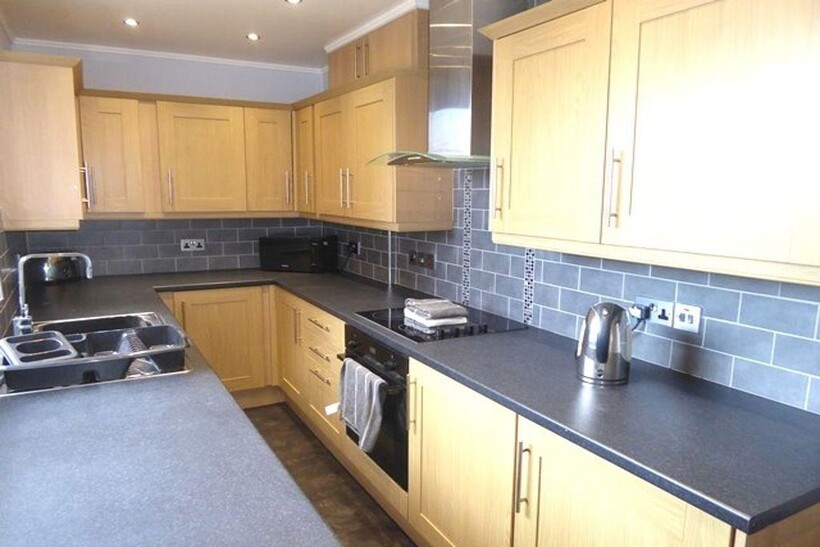 7 Ivy Avenue, Barrow-In-Furness 2 bed terraced house to rent - £785 pcm (£181 pw)