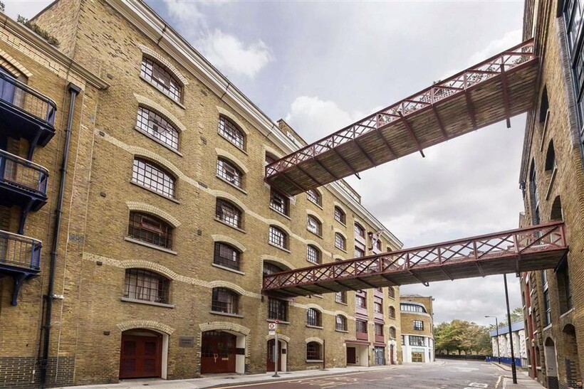Wapping High Street, London E1W 1 bed flat to rent - £2,097 pcm (£484 pw)