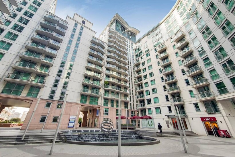 St. George Wharf, Vauxhall, London, SW8 2 bed flat to rent - £3,125 pcm (£721 pw)