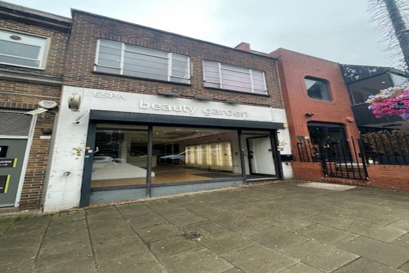 Stanmore Hill, Stanmore, HA7 3DP Property to rent - £3,750 pcm (£865 pw)