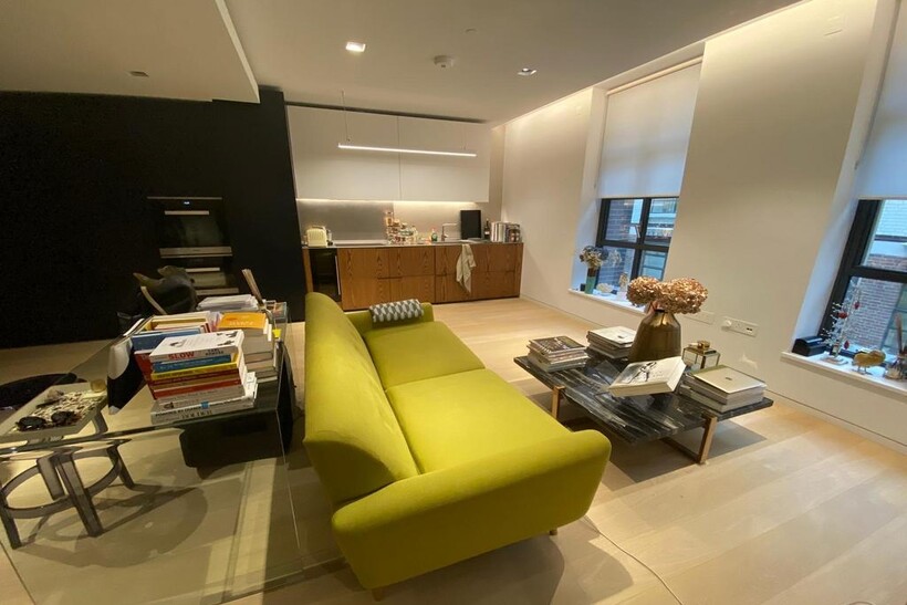 Bartholomew Close, London EC1A 1 bed flat to rent - £2,650 pcm (£612 pw)