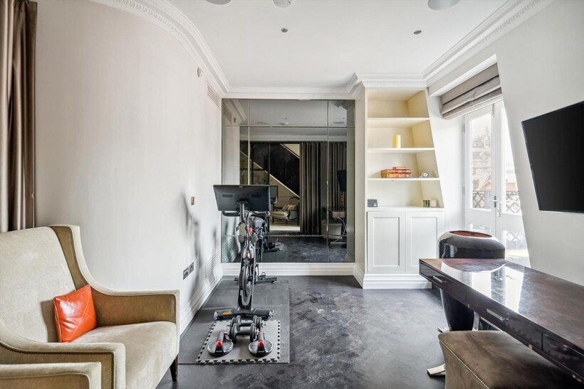 Egerton Gardens, Knightsbridge... 4 bed flat to rent - £16,250 pcm (£3,750 pw)