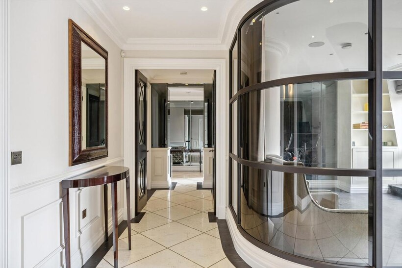 Egerton Gardens, Knightsbridge... 4 bed flat to rent - £16,250 pcm (£3,750 pw)