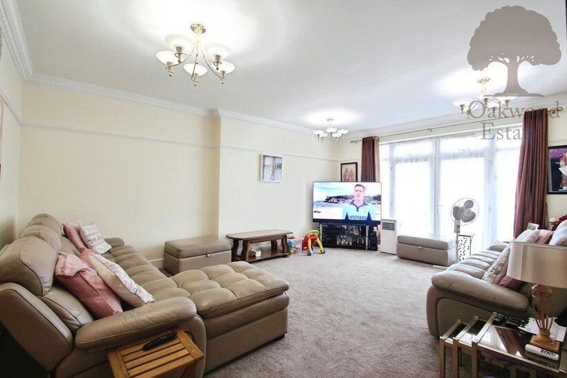 Cherry Orchard, West Drayton UB7 5 bed semi-detached house to rent - £4,100 pcm (£946 pw)