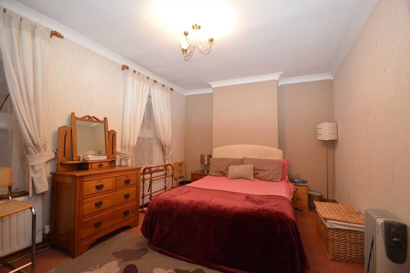 ADDLESTONE 3 bed house share to rent - £595 pcm (£137 pw)