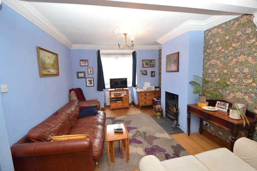 ADDLESTONE 3 bed house share to rent - £595 pcm (£137 pw)