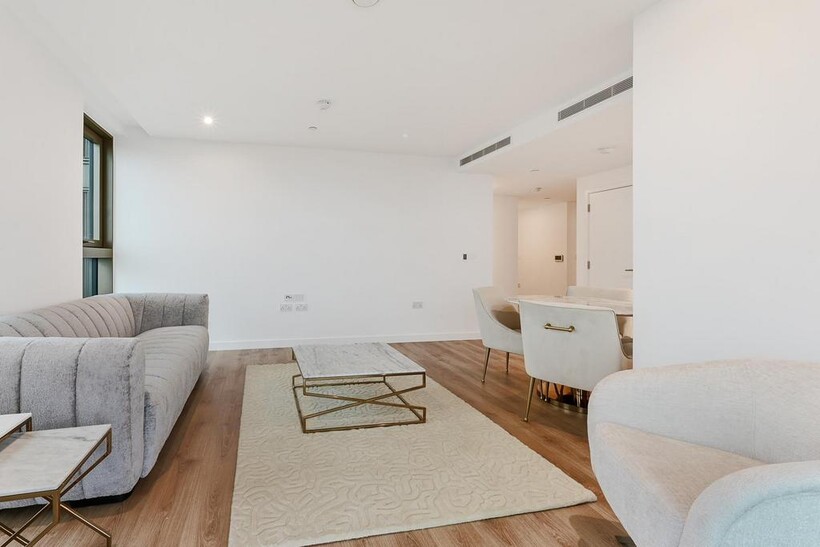 One Thames Quay, Marsh Wall 2 bed apartment to rent - £3,545 pcm (£818 pw)