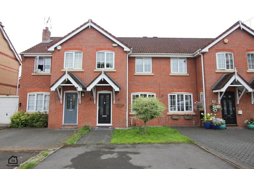 Alberbury Avenue, Timperley WA15 3 bed terraced house to rent - £1,650 pcm (£381 pw)
