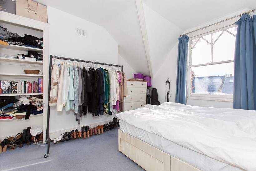Broomwood Road 1 bed flat to rent - £1,725 pcm (£398 pw)