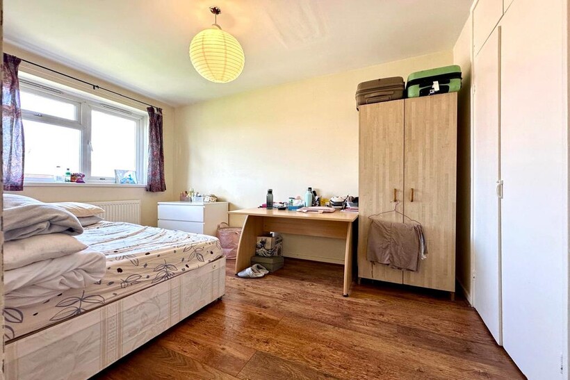 Olney Road, London SE17 4 bed flat to rent - £3,400 pcm (£785 pw)