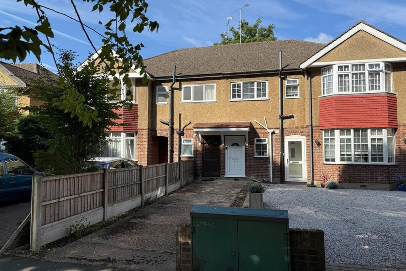 Avenue Road, Harold Wood, Romford 1 bed maisonette to rent - £1,500 pcm (£346 pw)