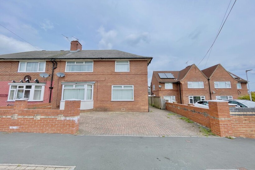 Windmill Road, Leeds LS10 4 bed semi-detached house to rent - £1,299 pcm (£300 pw)