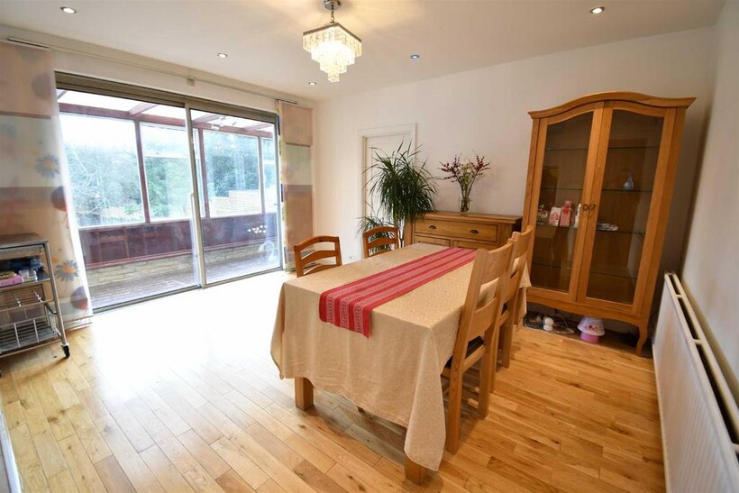 Longland Drive, Totteridge 4 bed detached house to rent - £3,200 pcm (£738 pw)