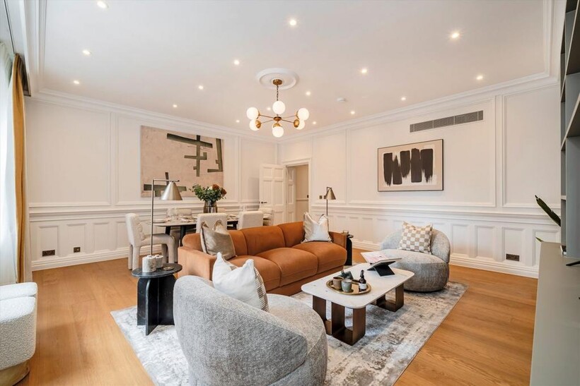 Stratton Street, London W1J 2 bed flat to rent - £11,483 pcm (£2,650 pw)