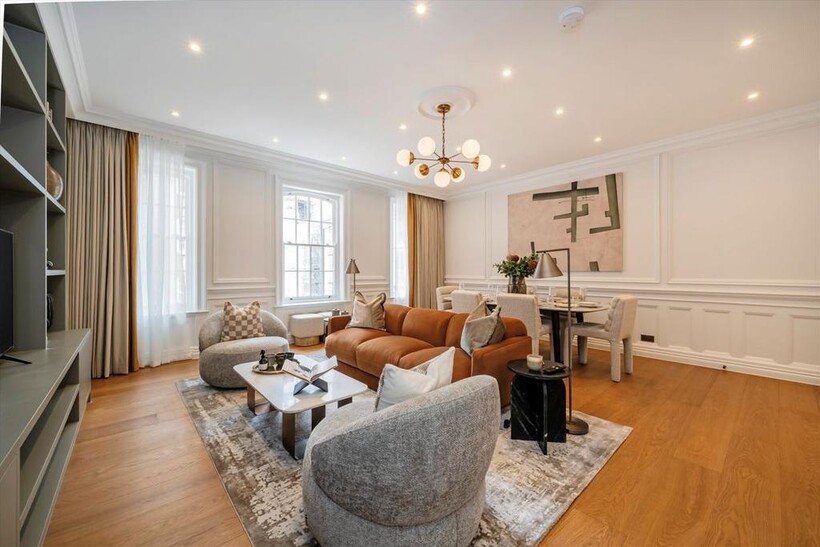Stratton Street, London W1J 2 bed flat to rent - £11,483 pcm (£2,650 pw)