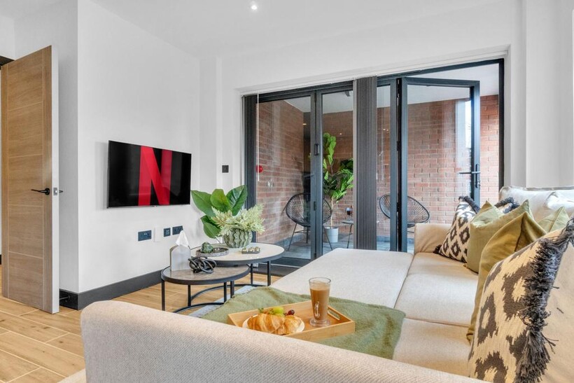 Sia Court, High Road, London 2 bed apartment to rent - £2,750 pcm (£635 pw)