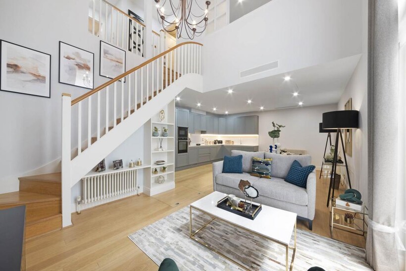 Woods Mews, Mayfair, W1 2 bed flat to rent - £8,450 pcm (£1,950 pw)