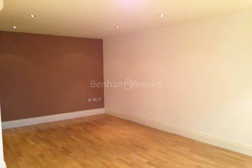 Chelsea Vista, Imperial Wharf SW6 2 bed apartment to rent - £3,150 pcm (£727 pw)