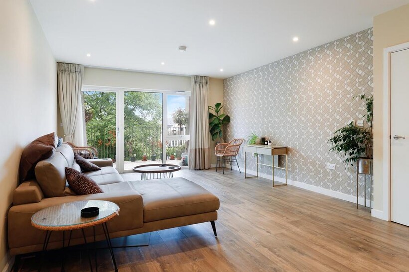 Bittacy Hill, London, NW7 2 bed apartment to rent - £2,600 pcm (£600 pw)