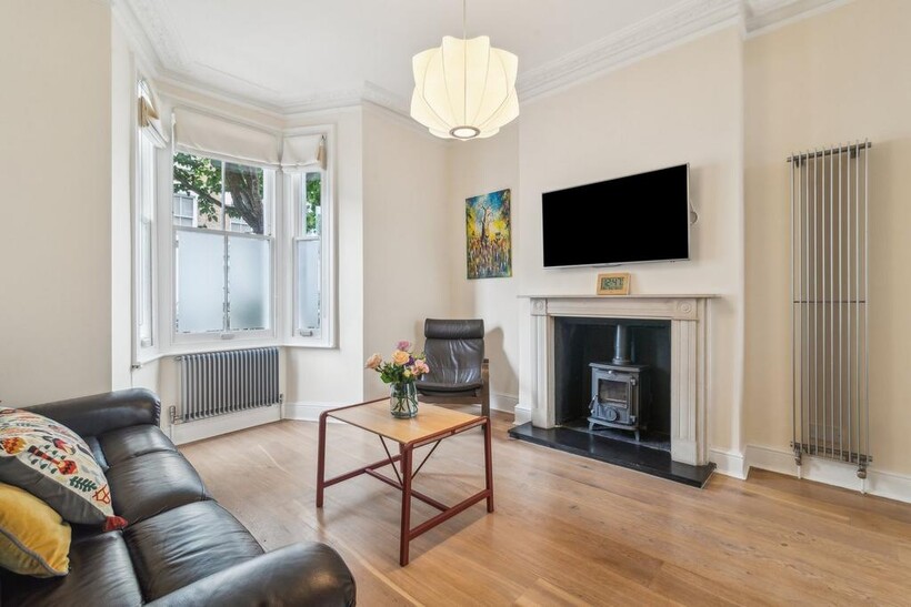 Southerton Road, Hammersmith W6 5 bed terraced house to rent - £6,200 pcm (£1,431 pw)