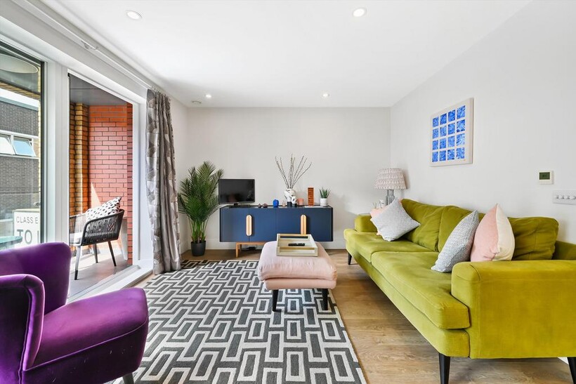 Lamb Walk, London, SE1 2 bed flat to rent - £3,098 pcm (£715 pw)
