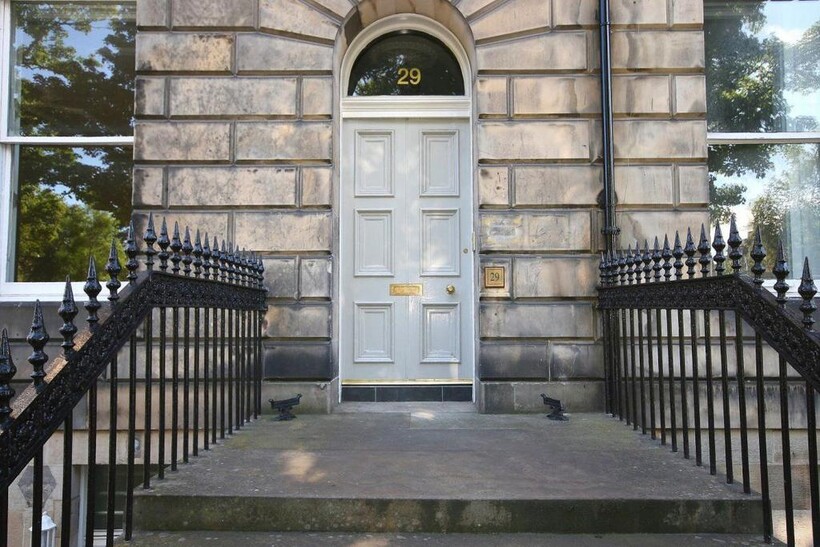 Chester Street, West End, Edinburgh 4 bed flat to rent - £3,995 pcm (£922 pw)