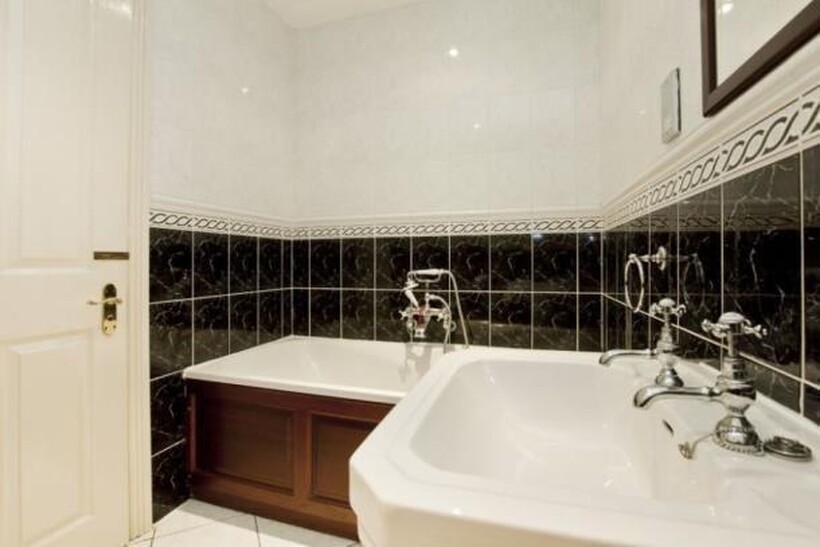 Sutherland Avenue, Little Venice, W9 2 bed flat to rent - £3,098 pcm (£715 pw)