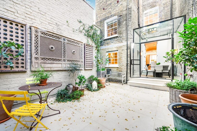 Neville Street, South Kensington... 5 bed end of terrace house to rent - £32,500 pcm (£7,500 pw)