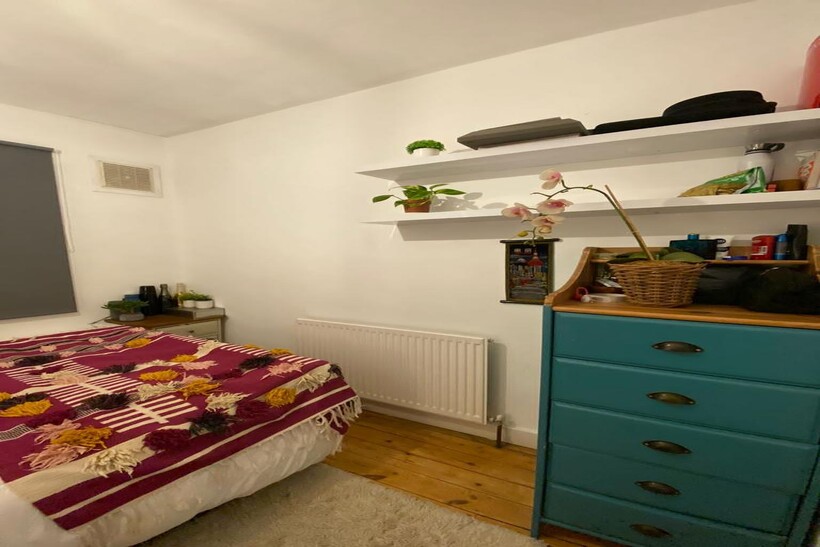 Upwey House, Colville Estate, London, N1 1 bed in a flat share to rent - £1,040 pcm (£240 pw)