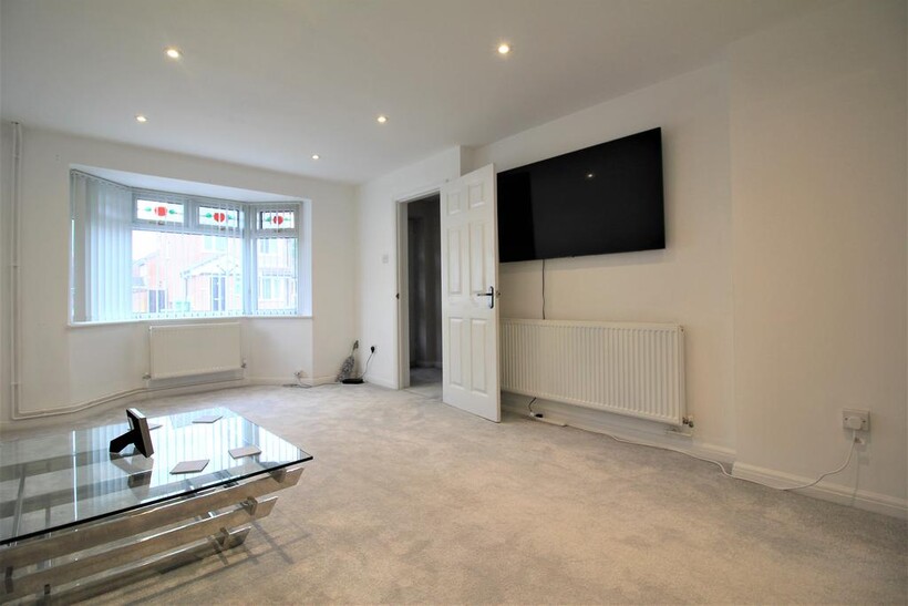 Maple Drive, Taverham NR8 3 bed semi-detached house to rent - £1,075 pcm (£248 pw)